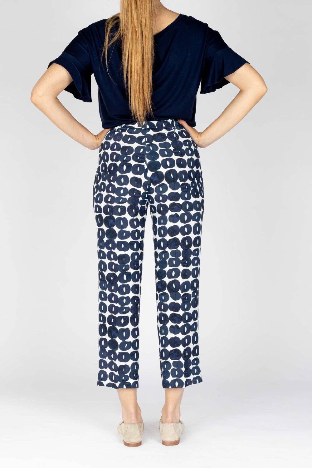 L.Pucci Pantaloni colore blu gamba larga tessuto viscosa stampa cerchio Sconto