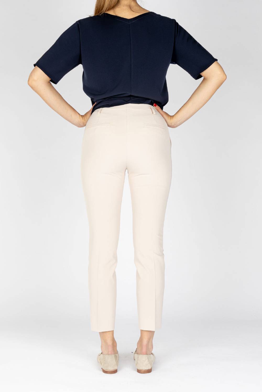 L.Pucci Pantaloni modello gamba stretta tessuto tecnico stretch colore avorio In Vendita