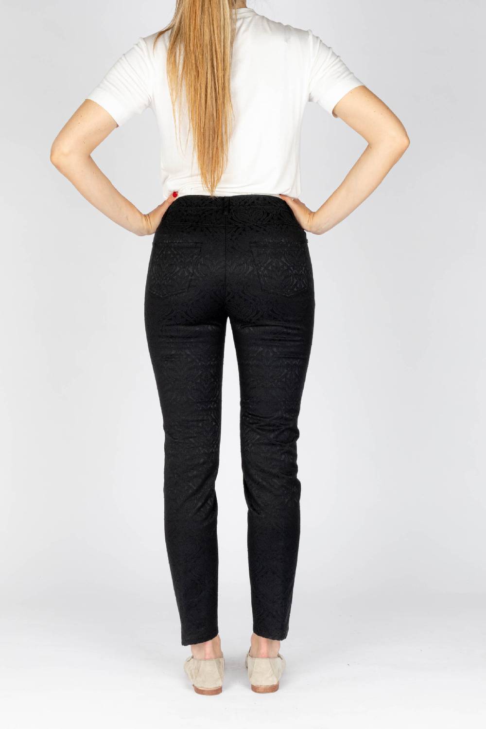 L.Pucci Pantaloni disegno fiore colore nero, linea Jeans tessuto jacquard I Più Venduti