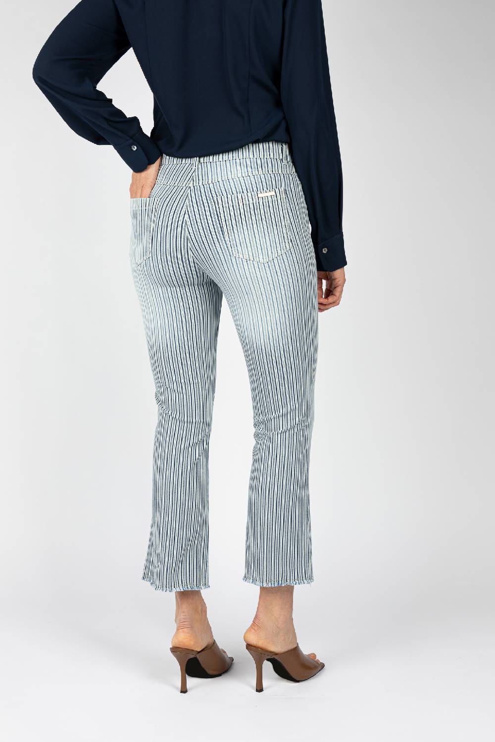 L.Pucci Pantaloni tessuto disegno riga colore blu, linea Jeans fondo a trombetta In Saldo