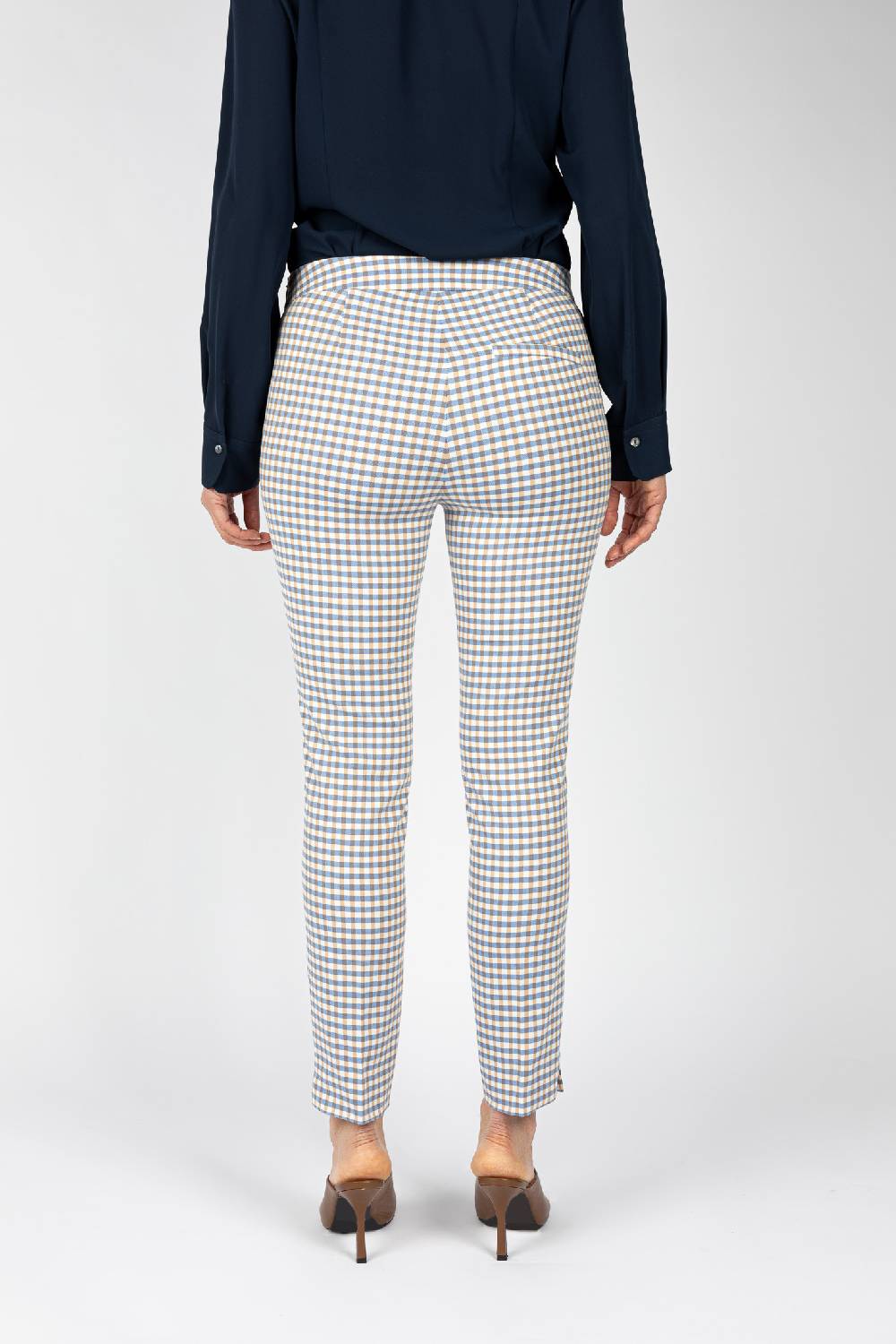 L.Pucci Pantaloni tessuto disegno quadretto colore celeste, linea a sigaretta Moda