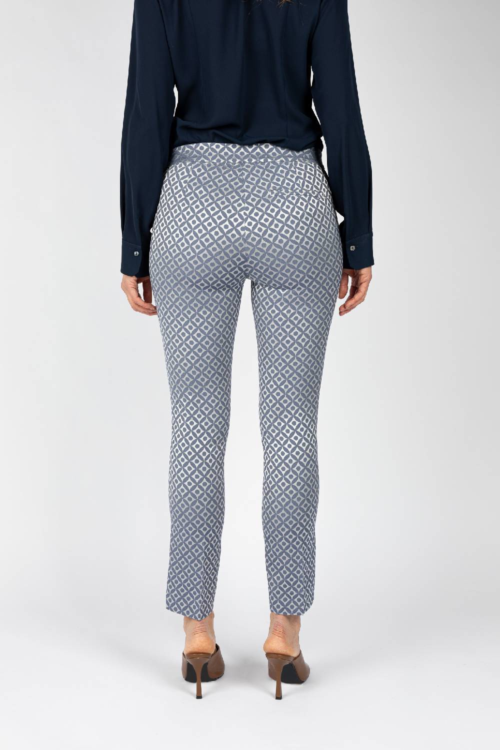 L.Pucci Pantaloni tessuto jacquard effetto lucido colore blu, linea a sigaretta Italy
