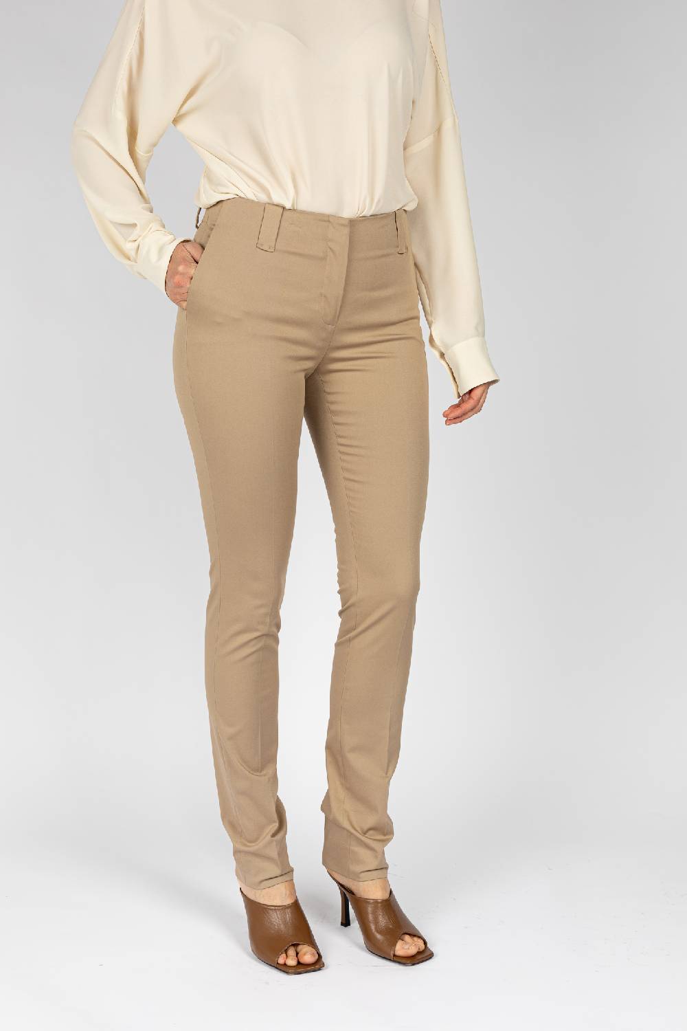 L.Pucci Pantaloni tessuto colore beige, gamba regolare Italia