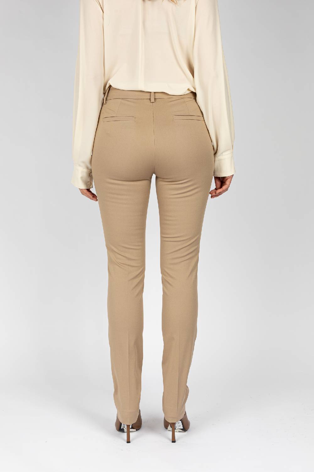 L.Pucci Pantaloni tessuto colore beige, gamba regolare Italia