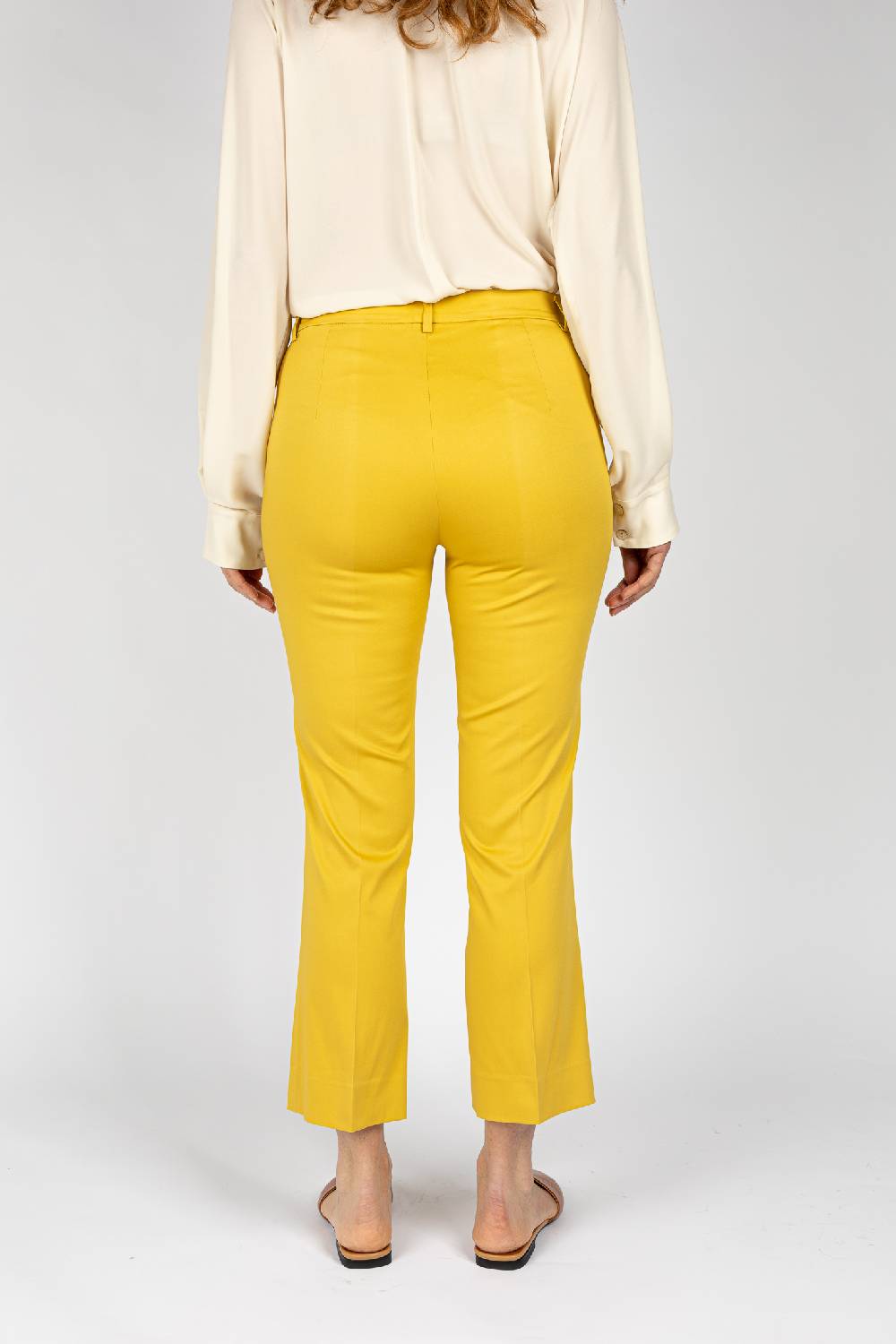 L.Pucci Pantaloni gamba corta fondo leggermente svasato, colore lime Promozione