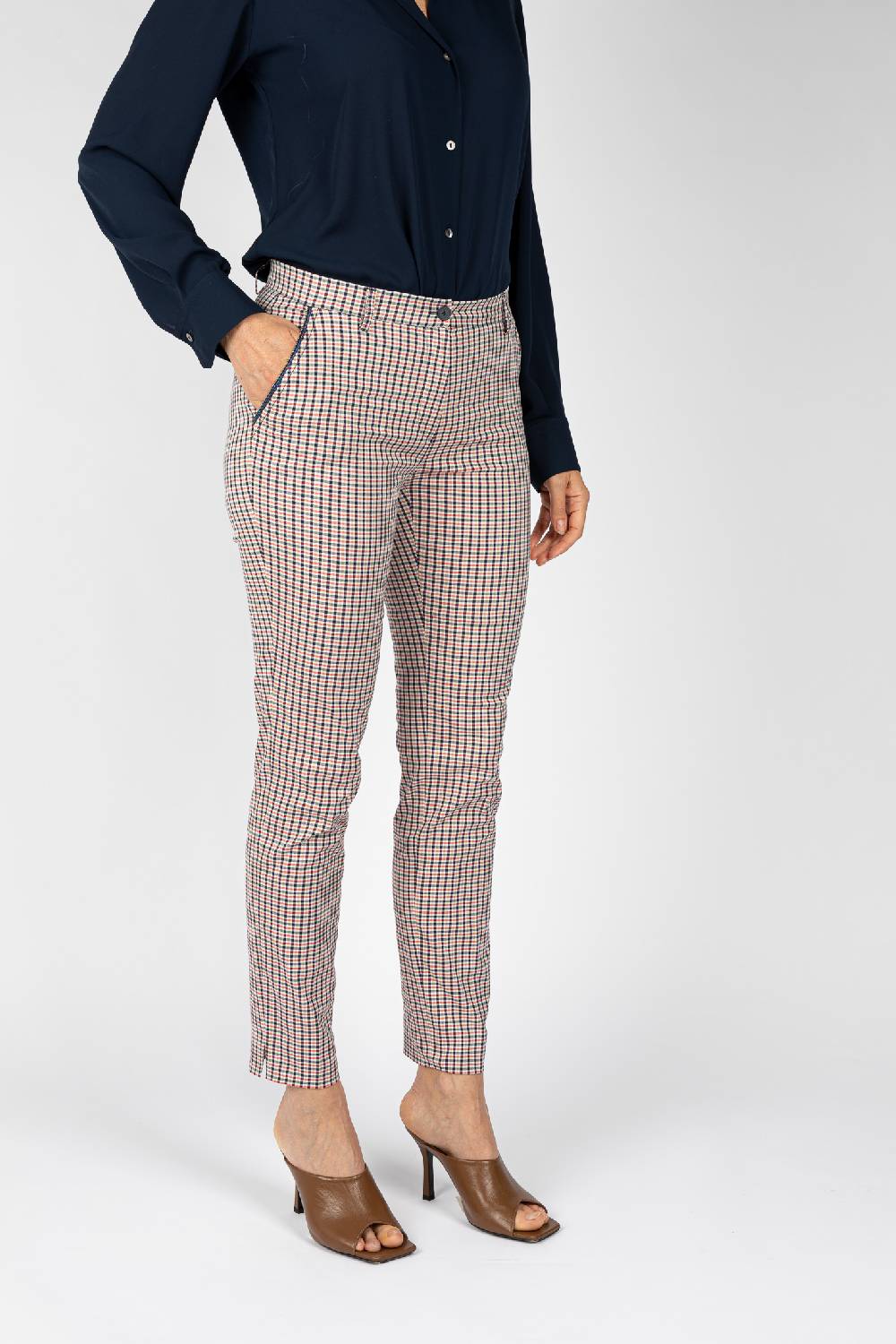 L.Pucci Pantaloni disegno quadretto in colore bianco-rosso-blu, linea a sigaretta Pezzi Unici