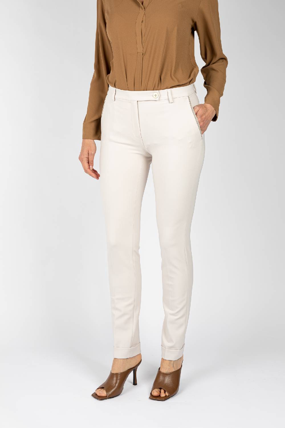 L.Pucci Pantaloni gamba regolare con rovescia colore ghiaccio Consegna Veloce