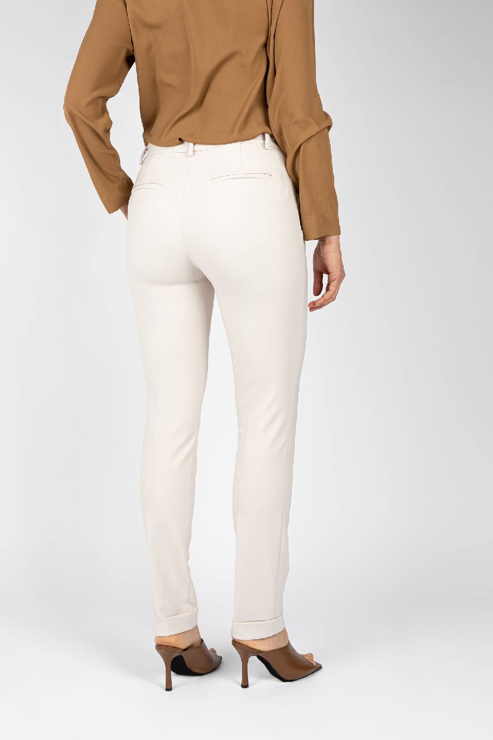 L.Pucci Pantaloni gamba regolare con rovescia colore ghiaccio Consegna Veloce