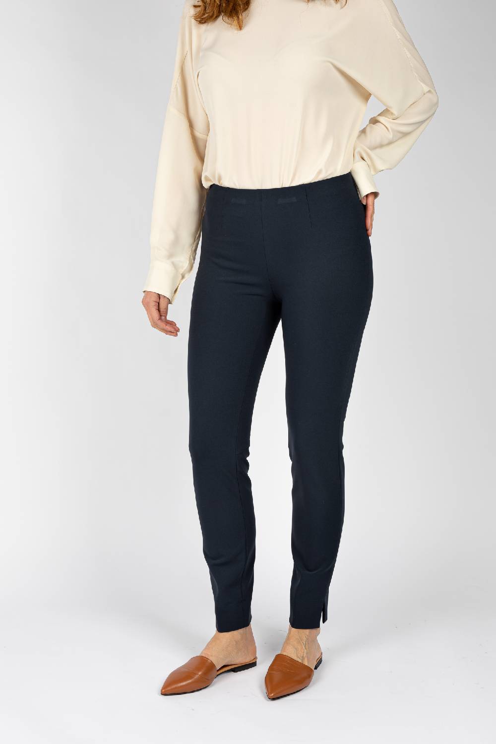 L.Pucci Pantaloni colore blu con linea a sigaretta Fino Al -60%