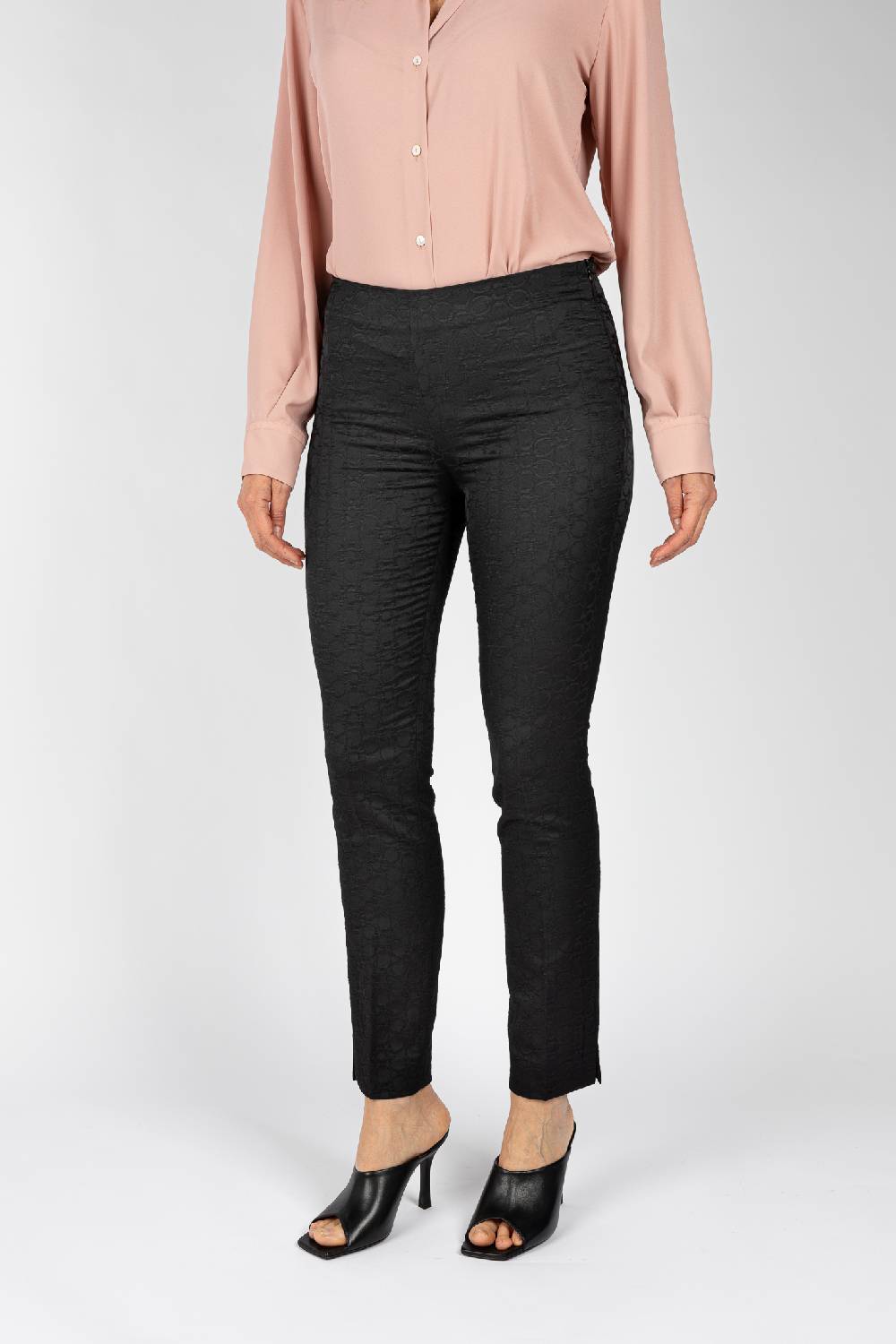 L.Pucci Pantaloni jacquard a fiore colore nero, linea stretta Novità