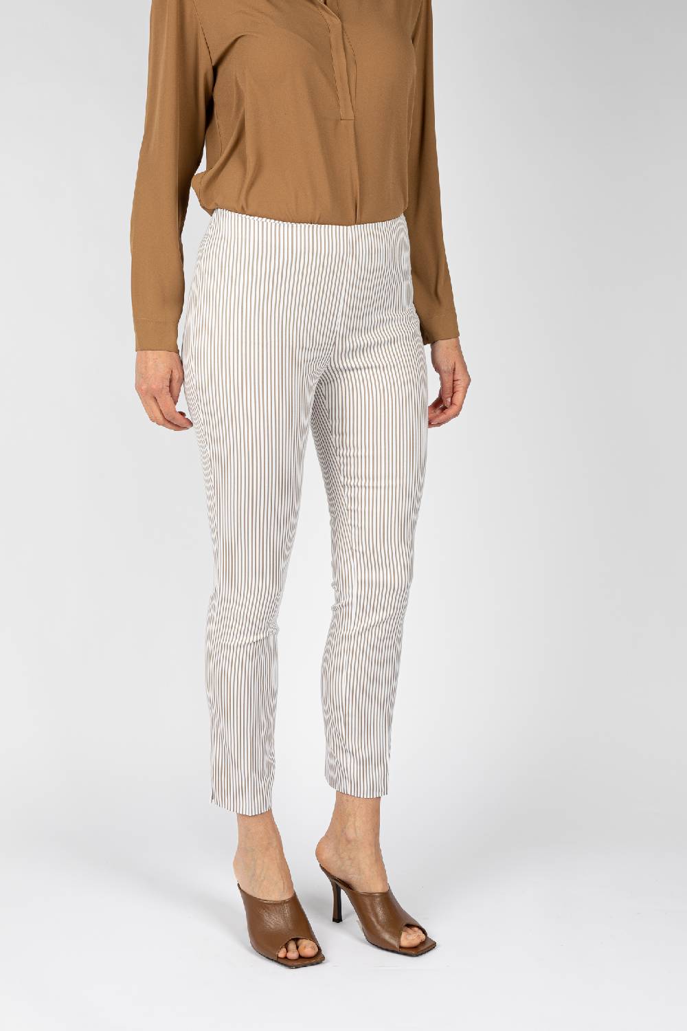 L.Pucci Pantaloni a riga colore beige da donna linea stretta Sconto