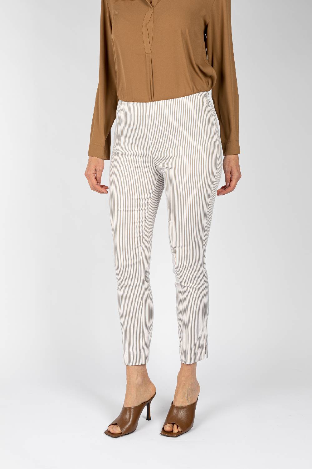 L.Pucci Pantaloni a riga colore beige da donna linea stretta Sconto