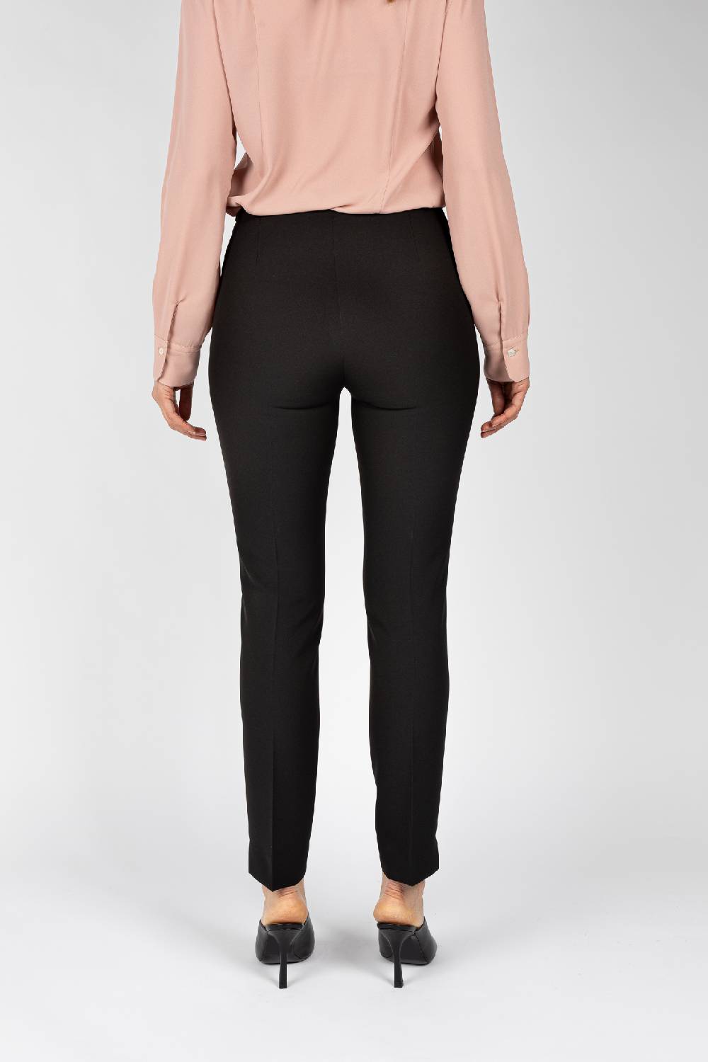 L.Pucci Pantaloni colore nero linea a gamba stretta da donna Online