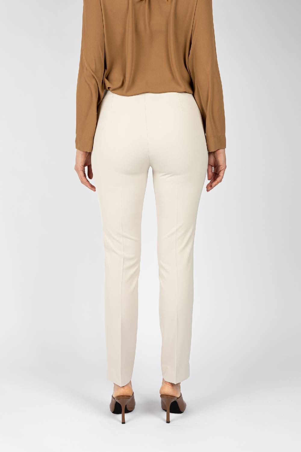 L.Pucci Pantaloni colore ghiaccio linea stretta da donna Outlet