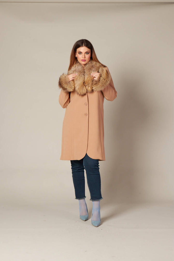 Oltre Tempo Cappotto con collo e polsi in pelliccia In Saldo