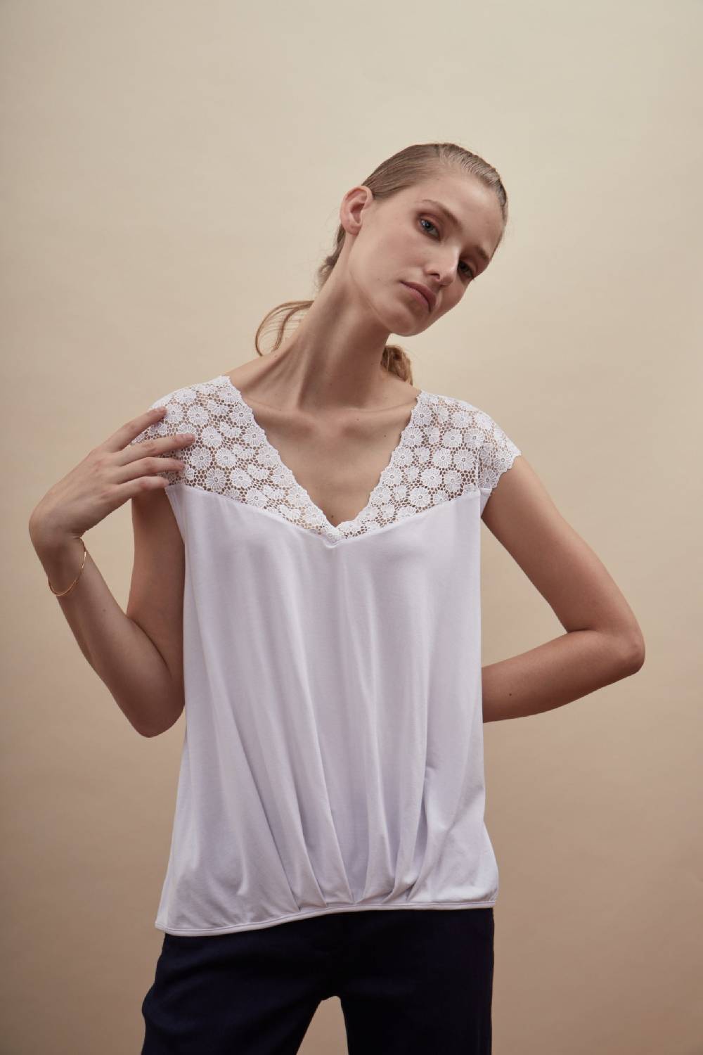 Oscalito Top con scollo a V macramè 1326 Promozione