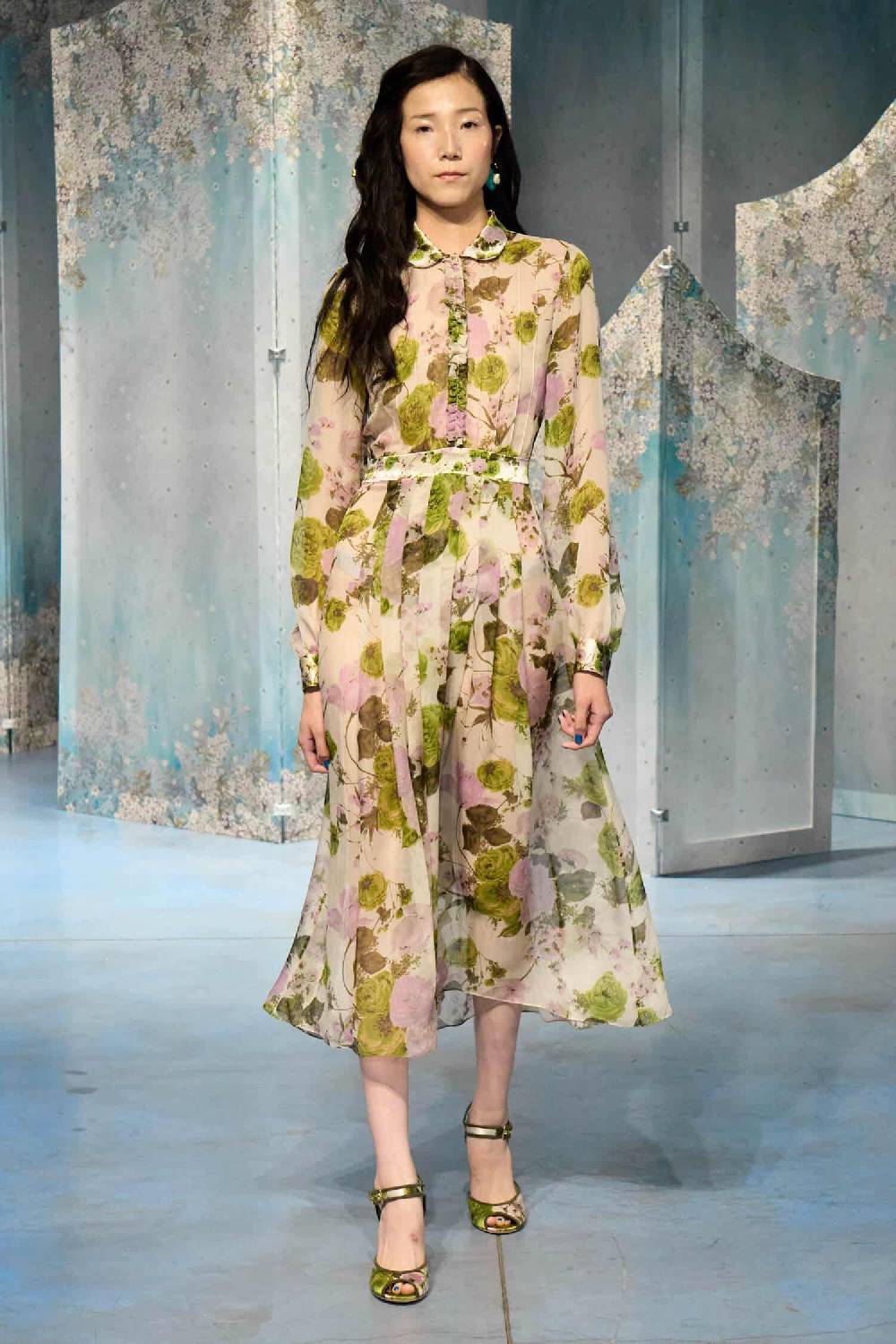 Luisa Beccaria Cintura in raso stampato con rose in fiore 2025
