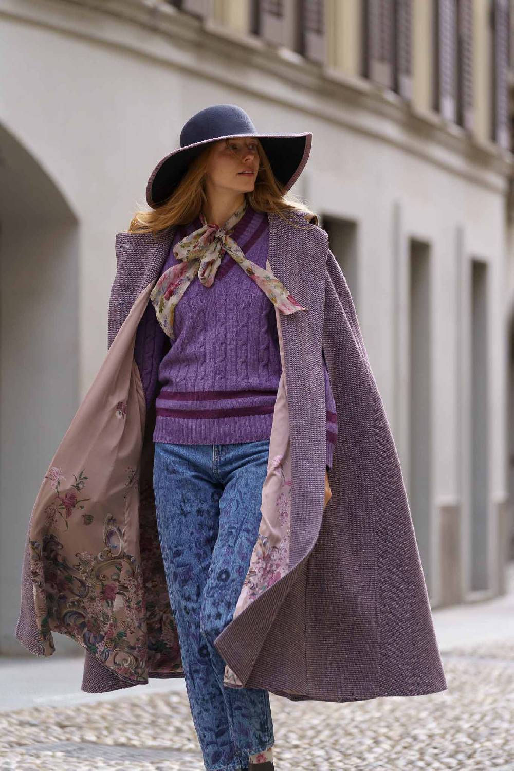 Luisa Beccaria Maglia viola in cashmere a trecce con scollo a V Sconto