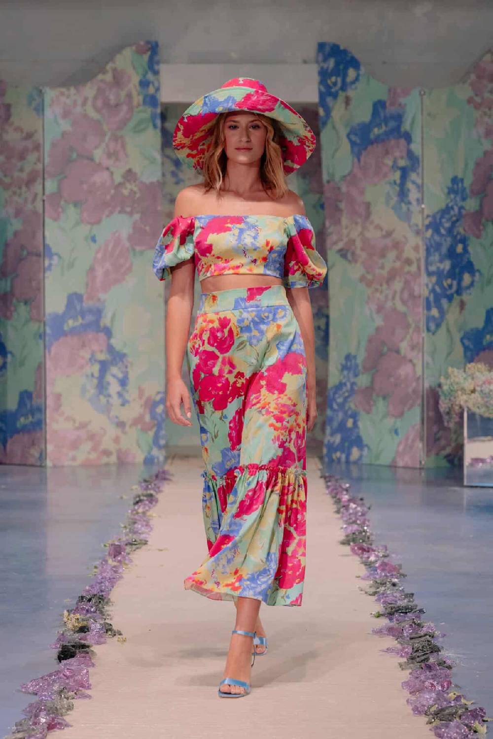 Luisa Beccaria Cappello in cotone a tesa larga con fiori astratti Offerta Giorno del Papà