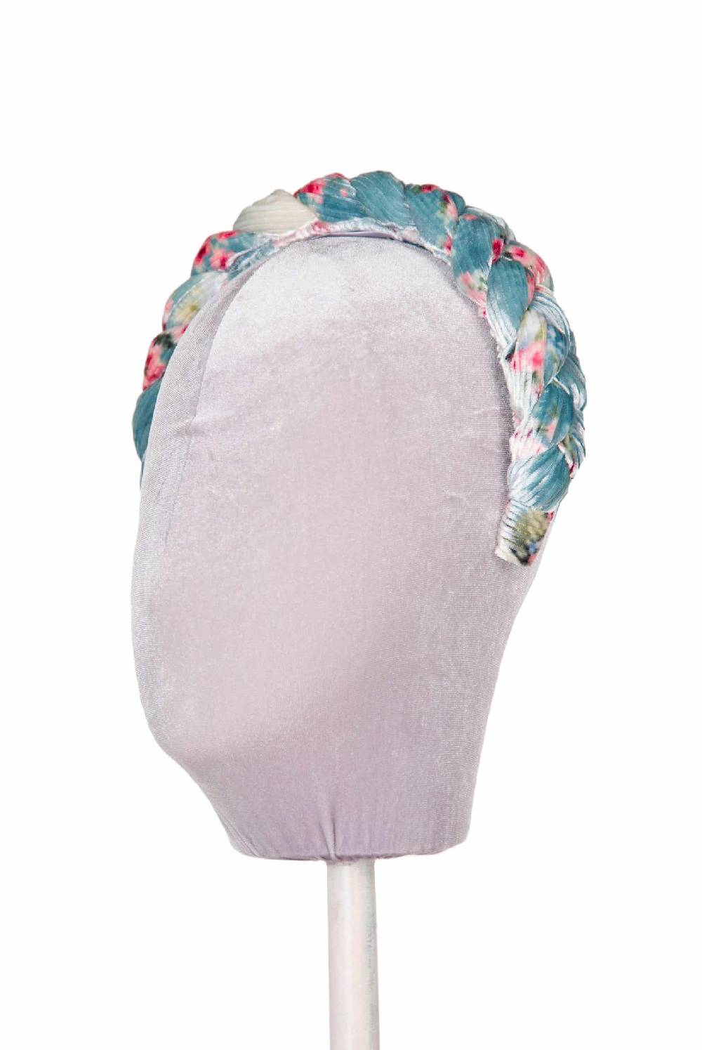 Luisa Beccaria Fascia per capelli intrecciata con boccioli di rose di velluto blu Comprane uno, ottenene uno gratis