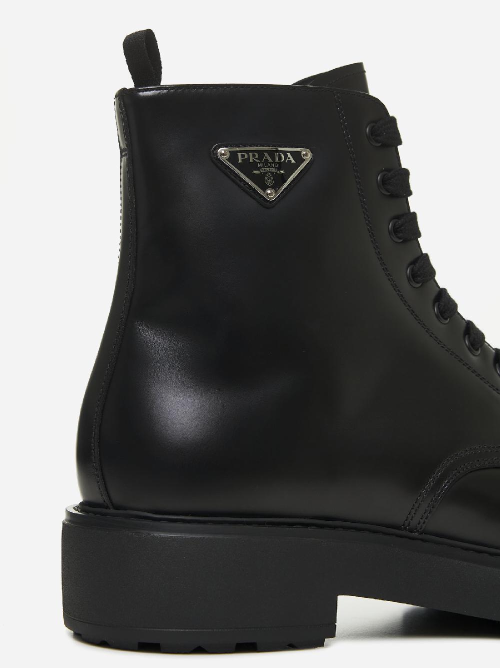 PRADA Stivaletti in pelle con placca-logo Nuova