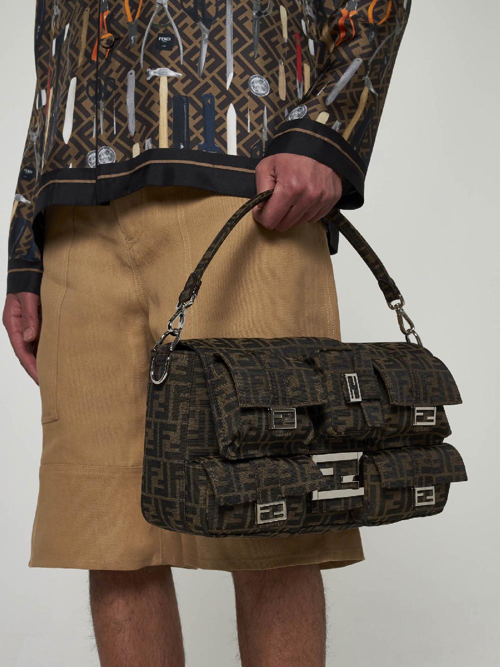 FENDI Borsa Baguette Multipocket Maxi in tessuto FF Outlet