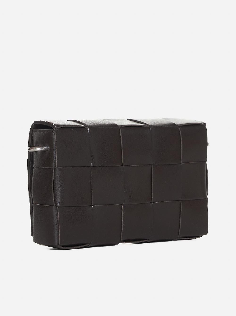 BOTTEGA VENETA Borsa Cassette On Strap in pelle Intrecciato Saldi