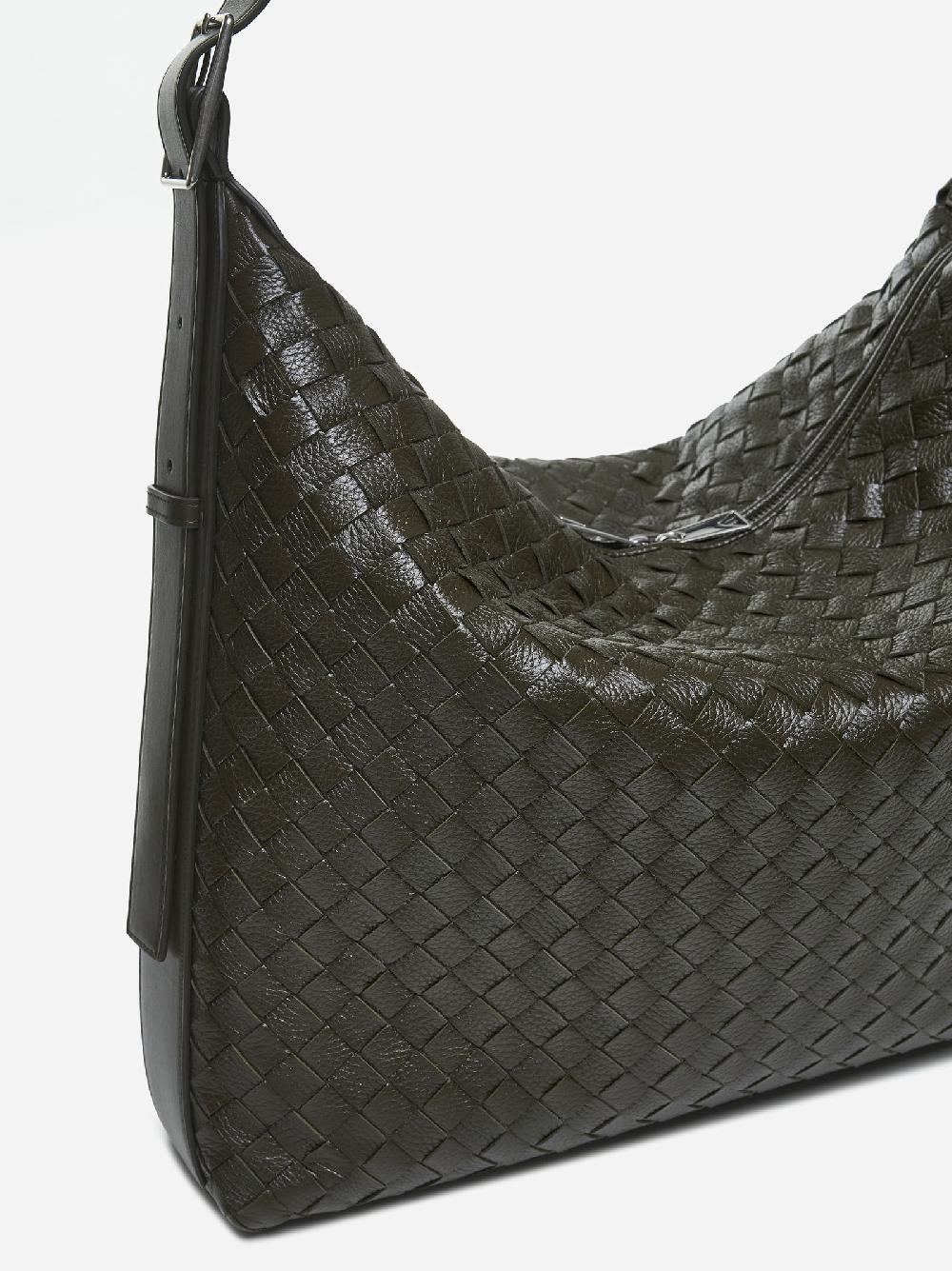 BOTTEGA VENETA Borsa hobo Traveller in pelle Intrecciato Italy