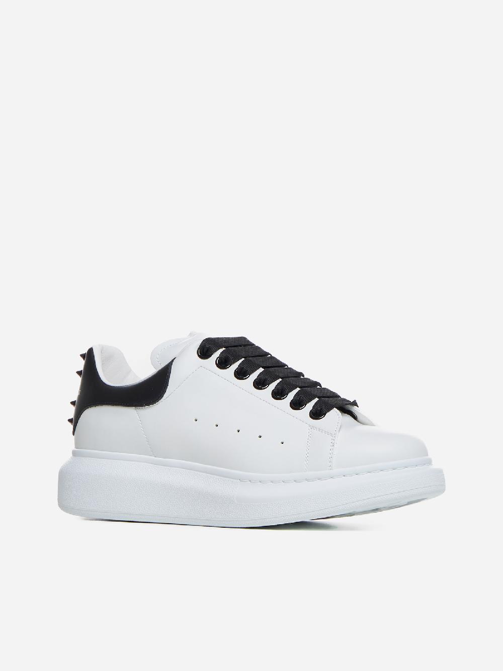 ALEXANDER MCQUEEN Sneakers Oversize in pelle con borchie Acquista Ora