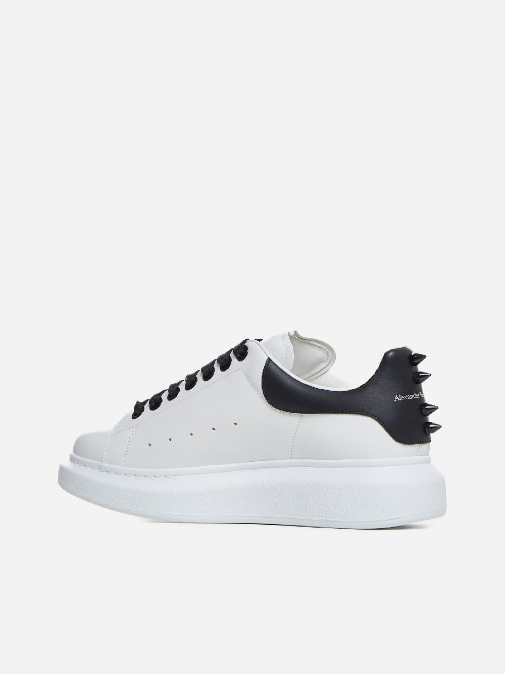 ALEXANDER MCQUEEN Sneakers Oversize in pelle con borchie Acquista Ora
