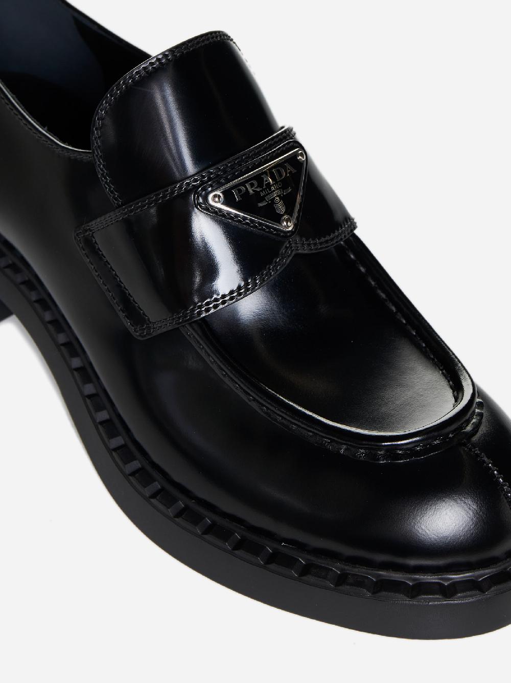 PRADA Mocassini in pelle con placca-logo Promozione Limitata