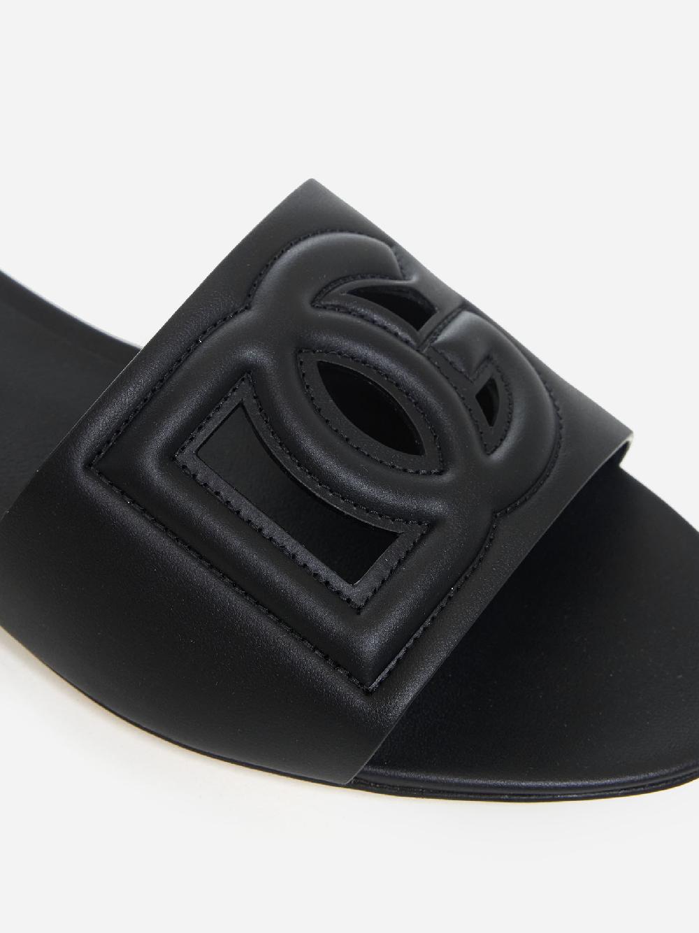 DOLCE & GABBANA Sandali flat in pelle con logo DG Sconto