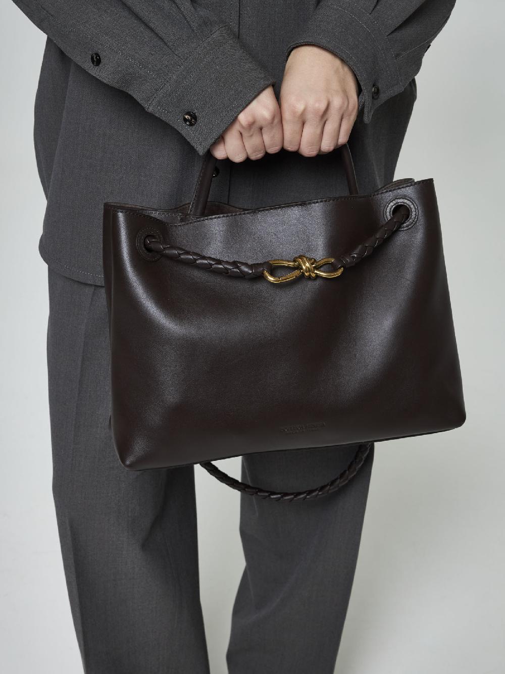 BOTTEGA VENETA Borsa Andiamo media in pelle Offerta