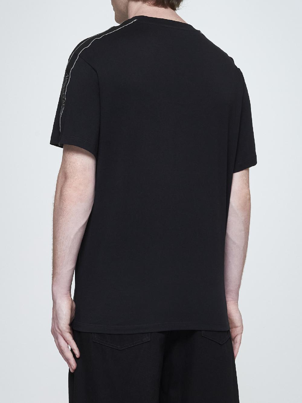 ALEXANDER MCQUEEN T-shirt in cotone con logo-tape In Linea