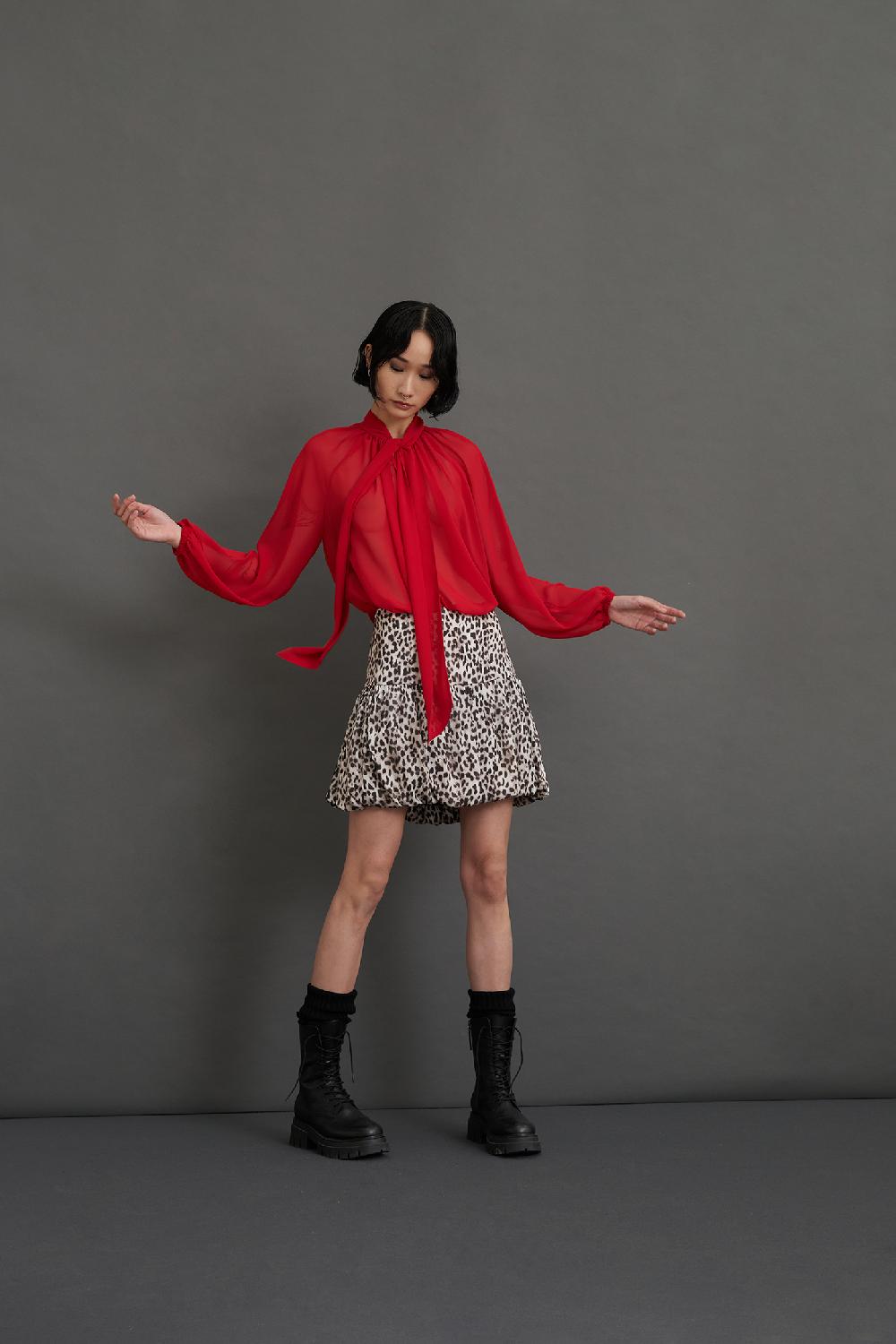 Soallure BLUSA CON COLLO A SCIARPA E MANICHE LUNGHE Saldi