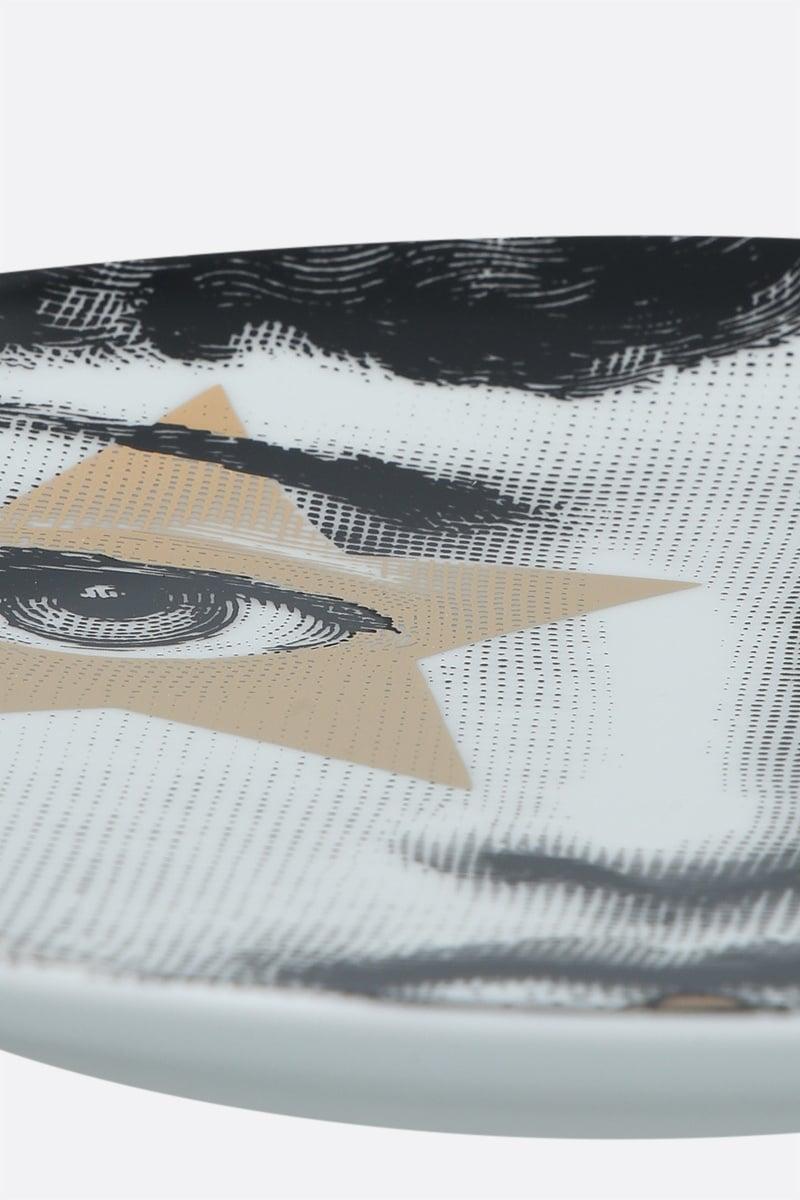 FORNASETTI piatto Tema e Variazioni N° 381 in porcellana Negozio