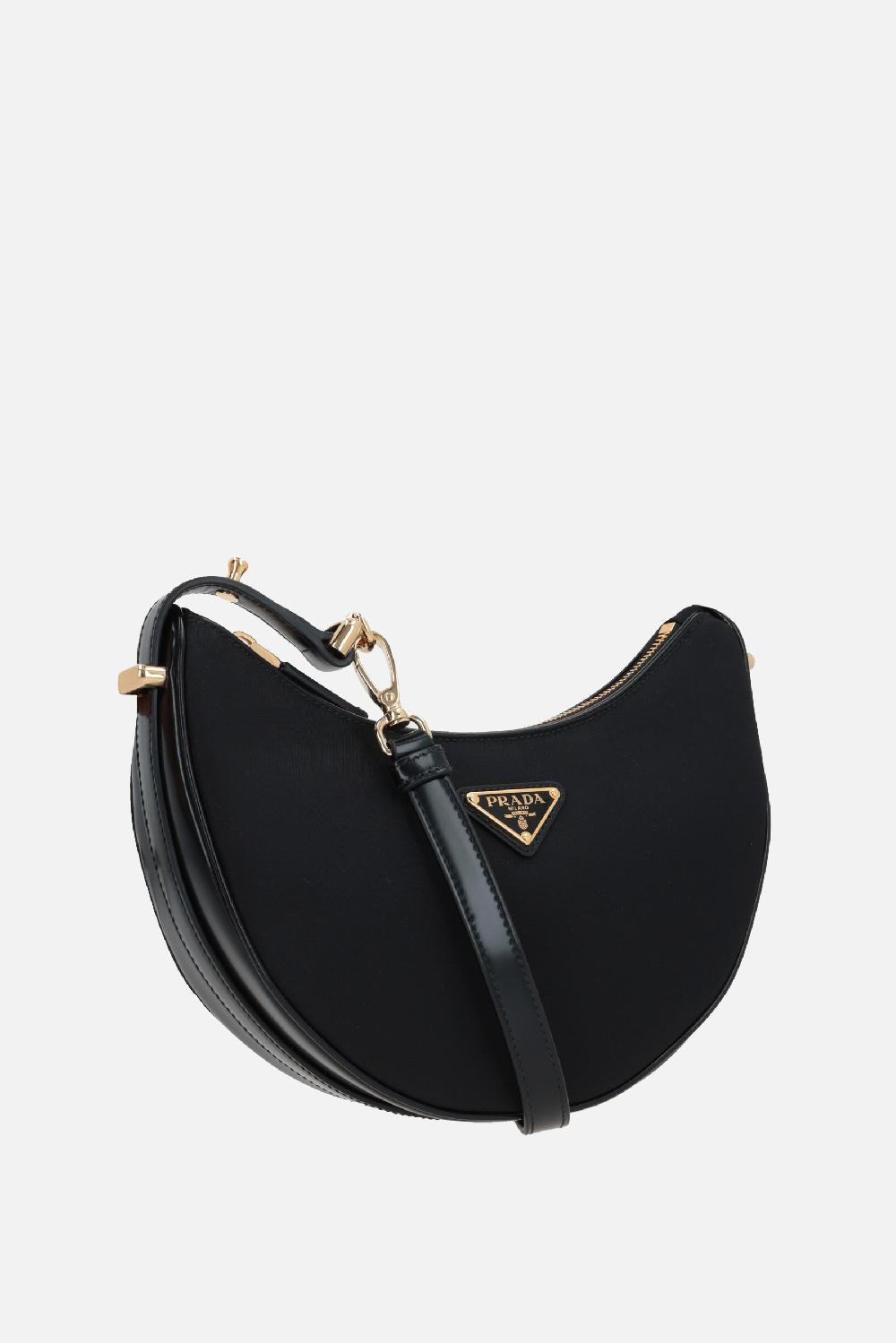 PRADA borsa a spalla Prada Arqué in Re-Nylon e pelle spazzolata Shopping Online