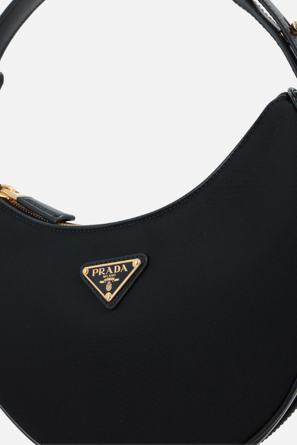 PRADA borsa a spalla Prada Arqué in Re-Nylon e pelle spazzolata Shopping Online