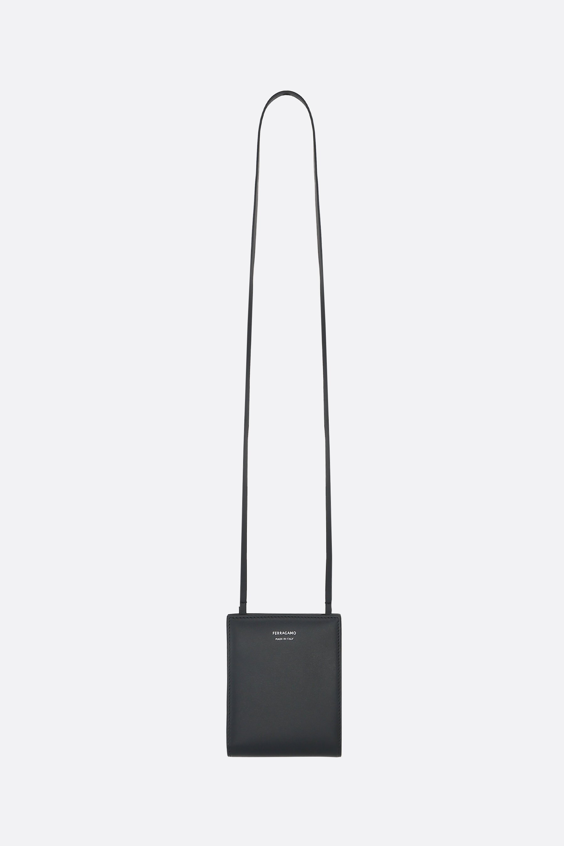 FERRAGAMO porta carte a libro in pelle liscia con tracolla