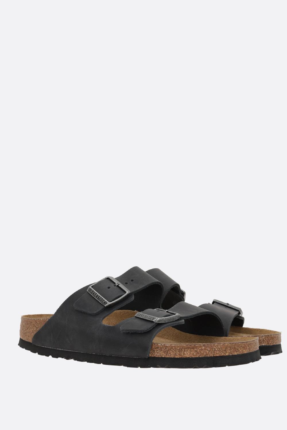 BIRKENSTOCK sandalo flat Arizona BS in pelle oliata (Narrow Fit) Sconto