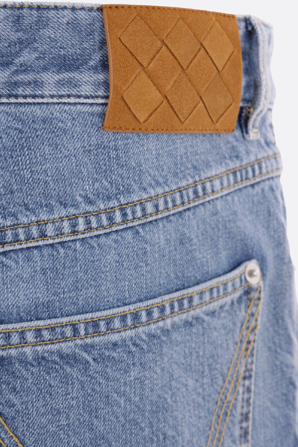 BOTTEGA VENETA jeans in denim con risvolto Italia