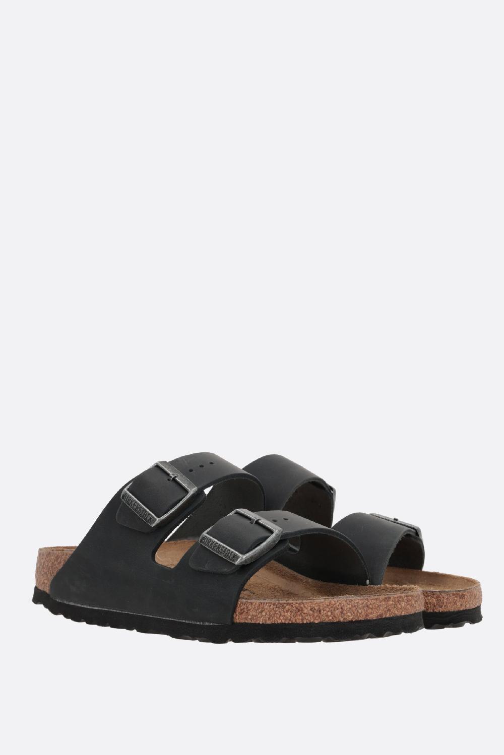 BIRKENSTOCK sandalo flat Arizona BS in pelle oliata (Narrow Fit) In Vendita