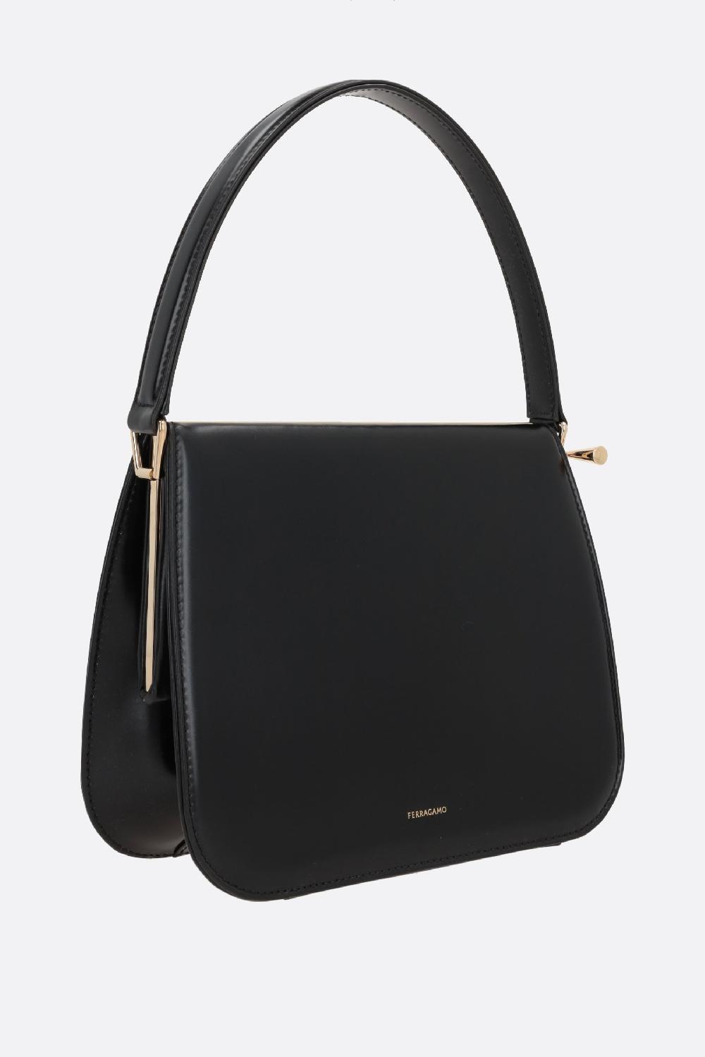 FERRAGAMO borsa a mano New Frame in pelle liscia Convenienza