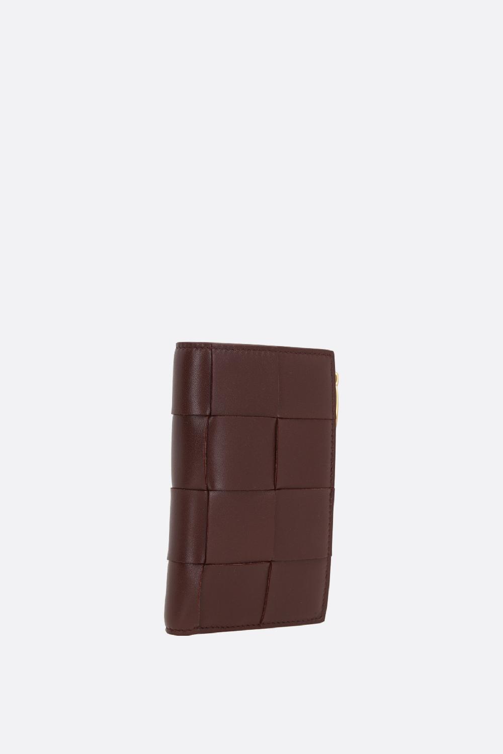 BOTTEGA VENETA portafoglio bi-fold medio Cassette in Maxi Intrecciato nappa Presa