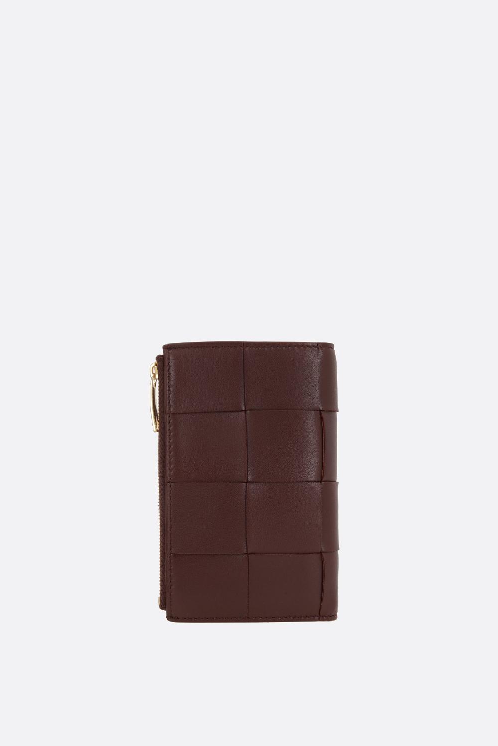 BOTTEGA VENETA portafoglio bi-fold medio Cassette in Maxi Intrecciato nappa Presa