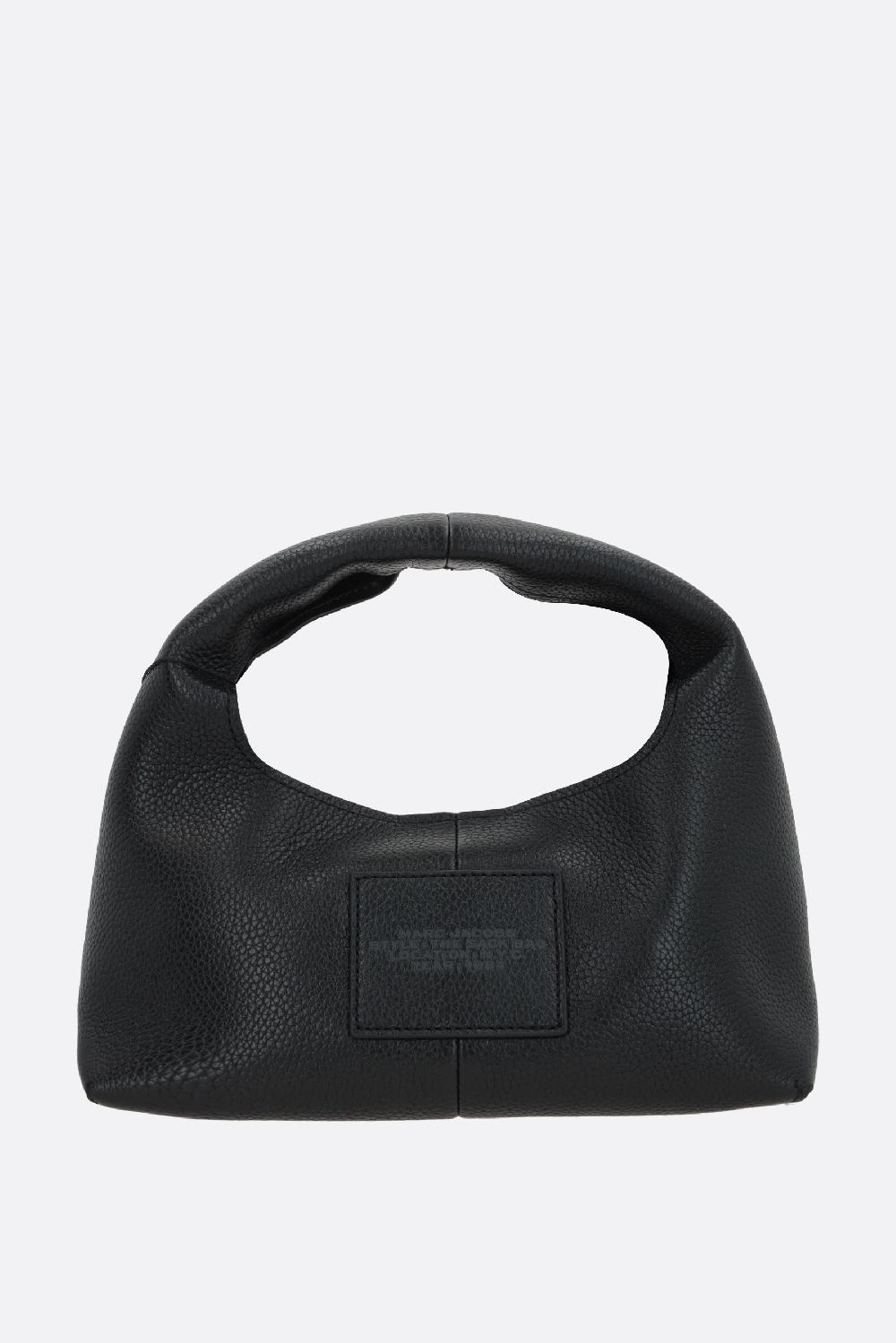 MARC JACOBS borsa a mano The Mini Sack in pelle martellata Saldi