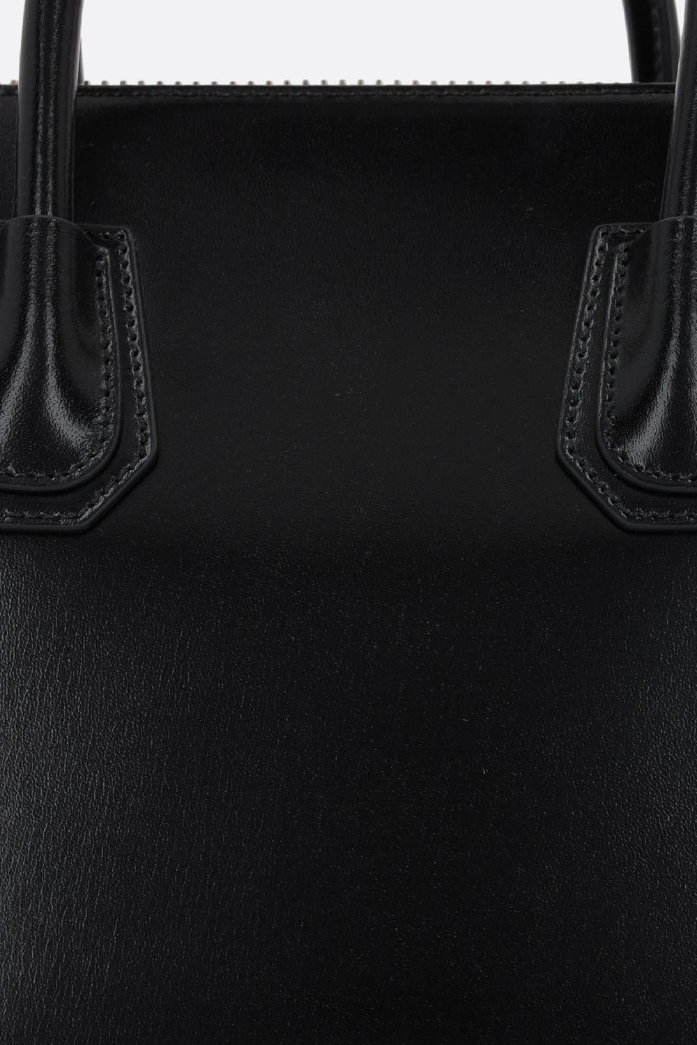 GIVENCHY borsa a mano Antigona small in pelle Box Enormi sconti