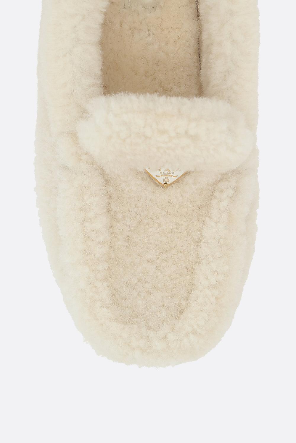 PRADA mocassino driver in shearling Vendita Calda
