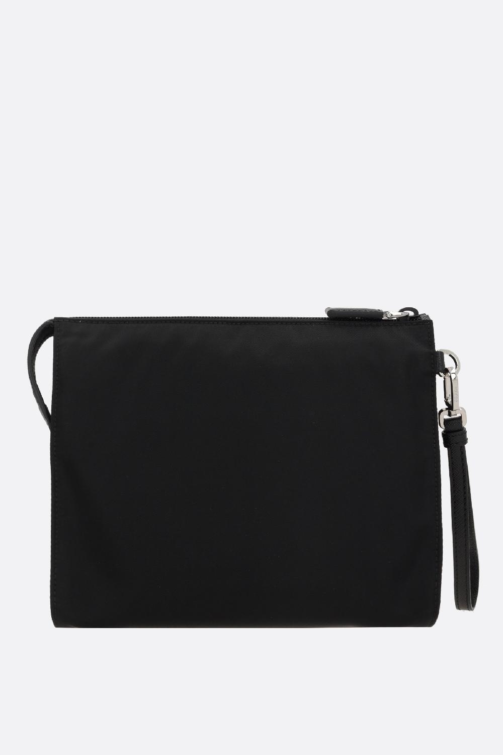 PRADA busta in Re-Nylon con logo Officina