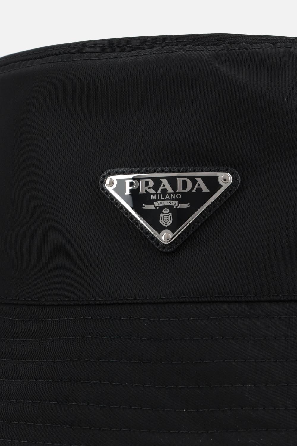 PRADA cloche in Re-nylon Vendita